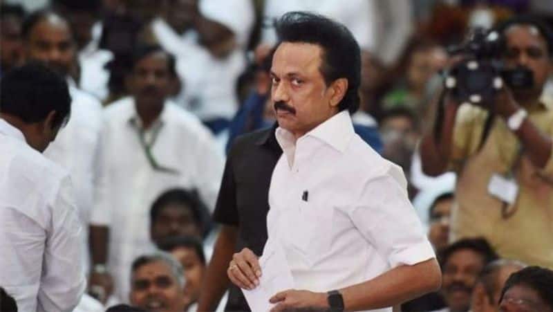 Dhanasekaran who showed off his wife's thali ... MK Stalin who promised to give a good saree