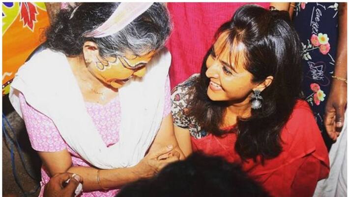 Manju Warrier share her photo Manju Warrier share her photo