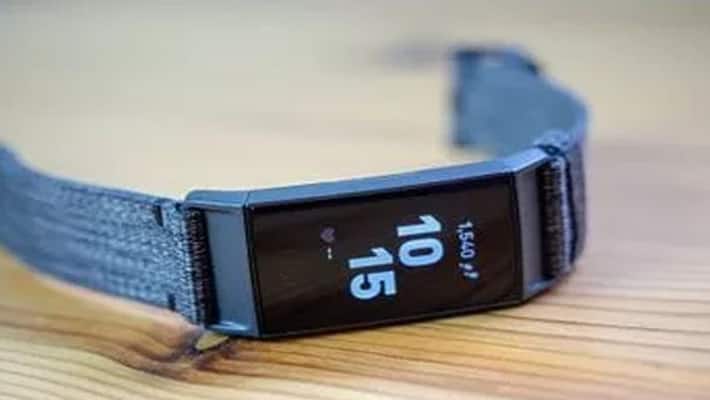 Fitbit rolls out new features will include daily readiness score ECG blood glucose tracker gcw Fitbit rolls out new features will include daily readiness score ECG blood glucose tracker gcw