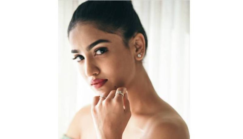 തന്റേതായ ഫാഷന് സ്റ്റേറ്റ്മെന്റ് സമ്മാനിക്കാന് സാനിയ എപ്പോഴും ശ്രമിക്കാറുണ്ട്.