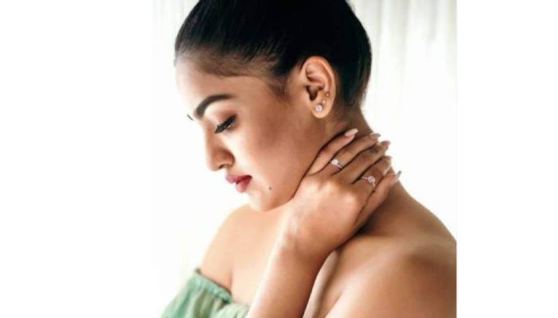 ഇപ്പോഴിതാ സാനിയയുടെ ചില ചിത്രങ്ങളാണ് സമൂഹമാധ്യമങ്ങളില് വൈറലാകുന്നത്.