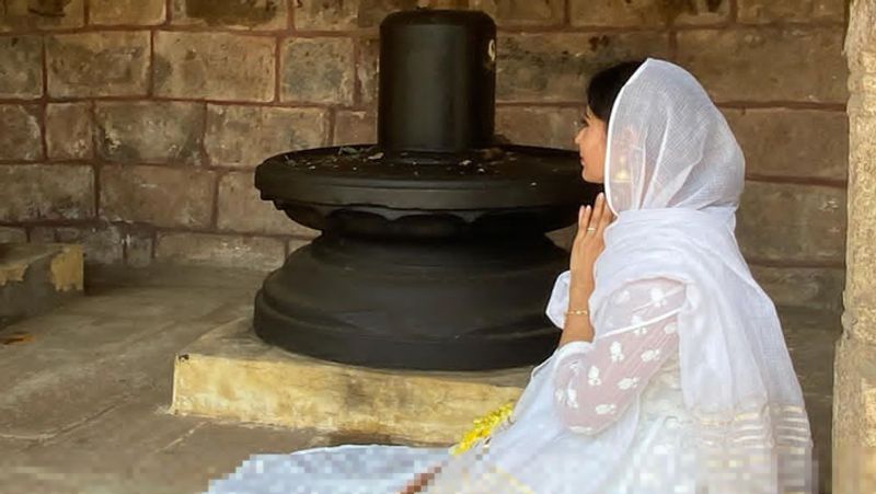 मौनी डायरेक्टर अयान मुखर्जी की फिल्म ब्रह्मास्त्र में काम कर रही है। फिल्म में रणबीर कपूर, आलिया भट्ट और अमिताभ बच्चन लीड रोल में है। 300 करोड़ के बजट में बन रही फिल्म की रिलीज डेट अभी सामने नहीं आई है। 