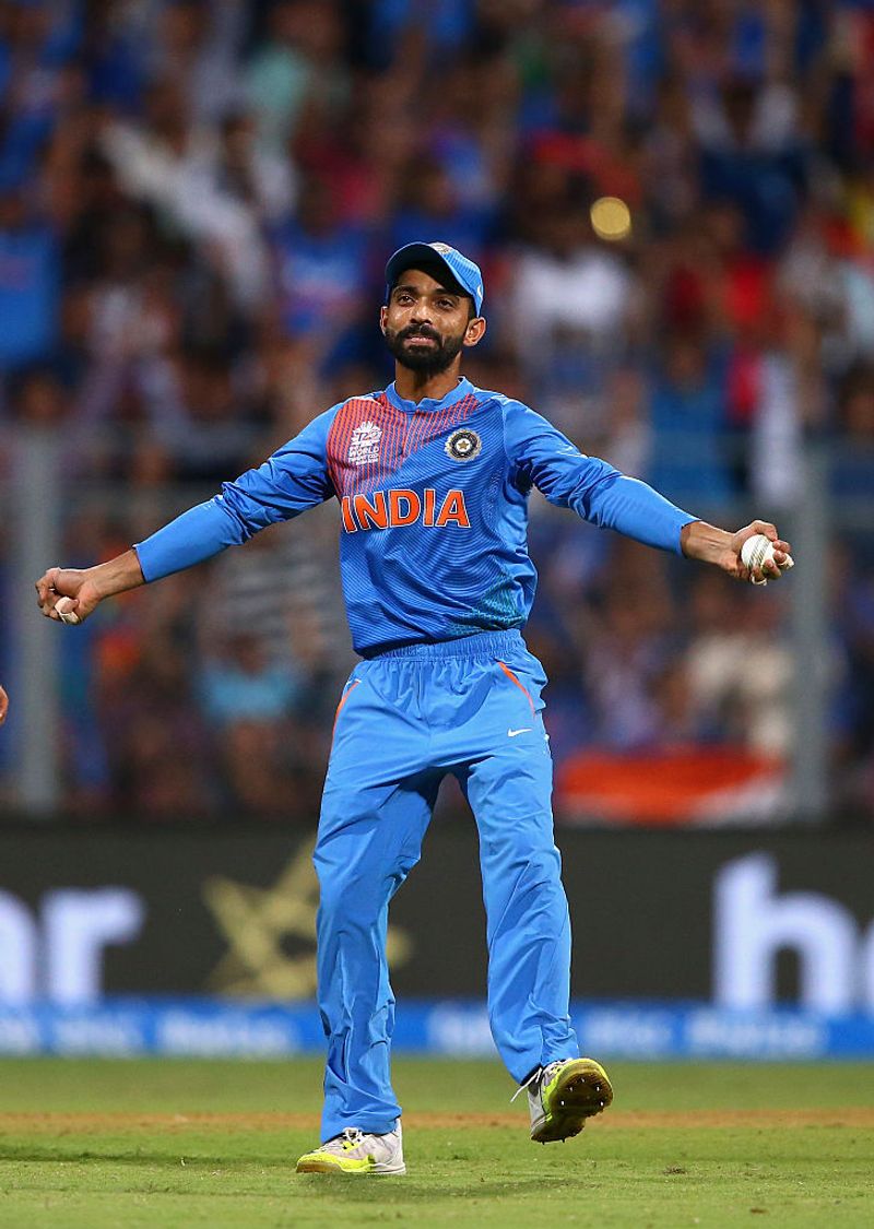 क्रिकेट अलावा पसंद है कराटे
अजिंक्य रहाणे का जन्म 6 जून 1988 को हुआ था। अजिंक्य रहाणे उन खिलाड़ियों में से एक हैं जो क्रिकेट के अलावा दूसरे खेलों को भी पसंद करते हैं। अजिंक्य रहाणे ने 12 साल की उम्र में ही कराटे में ब्लैक बेल्ट हासिल कर लिया था। उन्हें आज भी जब मौका मिलता है वह कराटे की प्रैक्टिस करते हैं।