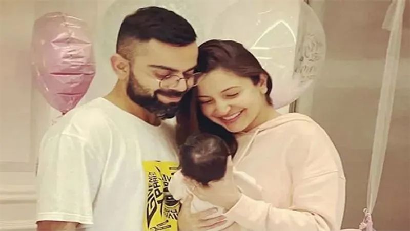 बता दें कि अनुष्का शर्मा और विराट कोहली ने अभी तक अपनी बच्ची को लाइमलाइट से दूर रखा है। हालांकि वह अपने बच्ची से जुड़ी छोटी-छोटी जानकारियां शेयर करते रहते हैं। 