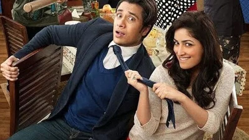 टोटल सियापा- अमन की आशा
'टोटल सियापा' में यामी गौतम ने 'आशा' और अली जफर ने 'अमन' का किरदार निभाया था। इन दोनों किरदारों पर ही फिल्म का टाइटल पहले 'अमन की आशा' रखा गया था। इस नाम को पहले ही पाकिस्तान के जागरण ग्रुप और टाइम्स ऑफ इंडिया ले चुके थे। इसलिए मेकर्स ने कॉपीराइट के पचड़ों में ना पड़ने की वजह से फिल्म का टाइटल बदल दिया था।