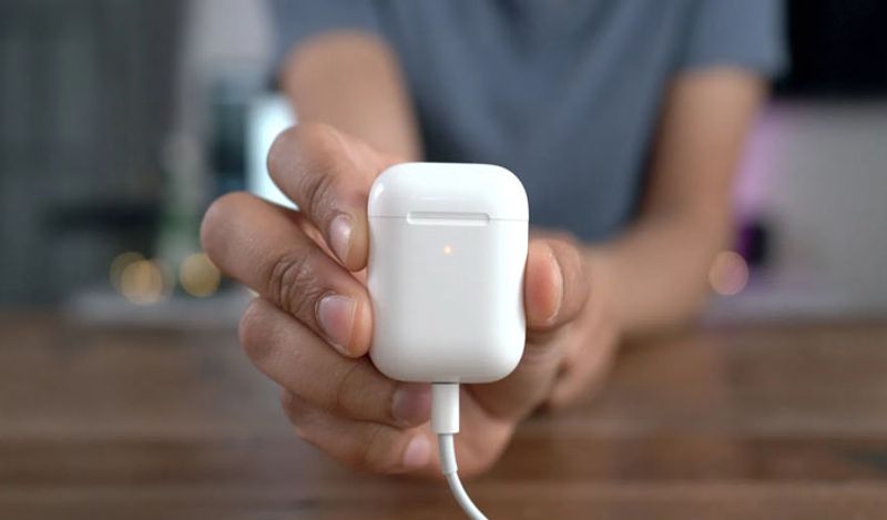 Apple AirPods (2019) चार्जिंग केस के साथ
ओरिजनल प्राइस- 11562.56 रुपए
Amazon डिस्काउंट प्राइस- 8725.73 रुपए
बचत- 2836.83 रुपए 