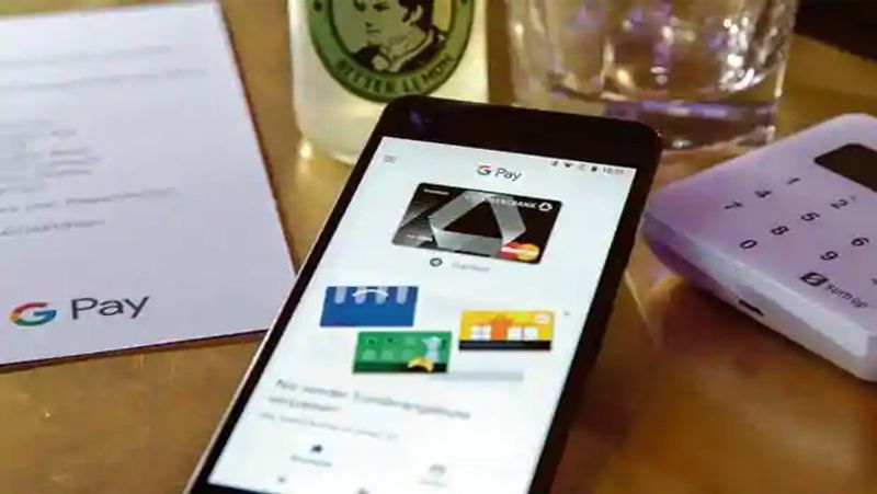 UPI के अलावा कंपनी यूजर को कॉन्टैक्टलैस कार्ड ट्रांजैक्शन करने की भी सुविधा देगी। इसके लिए भी टोकननाइज्ड डेबिट या क्रेडिट कार्ड का यूज किया जाएगा। जो उनके स्मार्टफोन से लिंक रहेंगे।