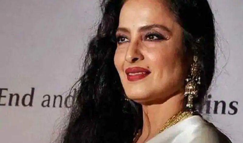 Vinod Mehras mother had lifted her sandal to beat bride Rekha thinks actress as sex maniac dpl