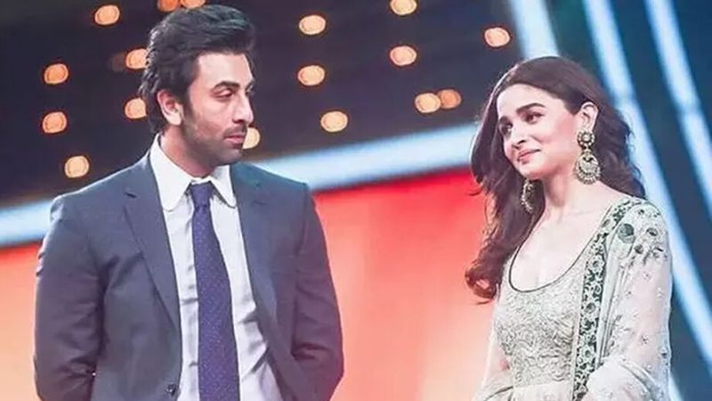 <p>এই বছরের জন্মদিনেও মন ভাল নেই অভিনেত্রীর। কারণ বিশেষ দিনে তিনি পাশে পাচ্ছেন না নিজের কাছের মানুষকে। রণবীরকে ছাড়ায় জন্মদিন কীভাবে স্পেশ্যাল হবে।</p>