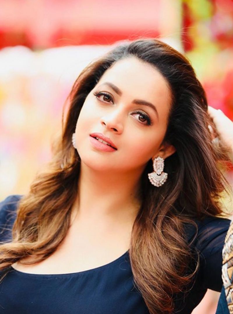 ഇപോഴിതാ സിനിമയുടെ വിജയം ആഘോഷിച്ച് രംഗത്ത് എത്തിയിരിക്കുകയാണ് ഭാവന.