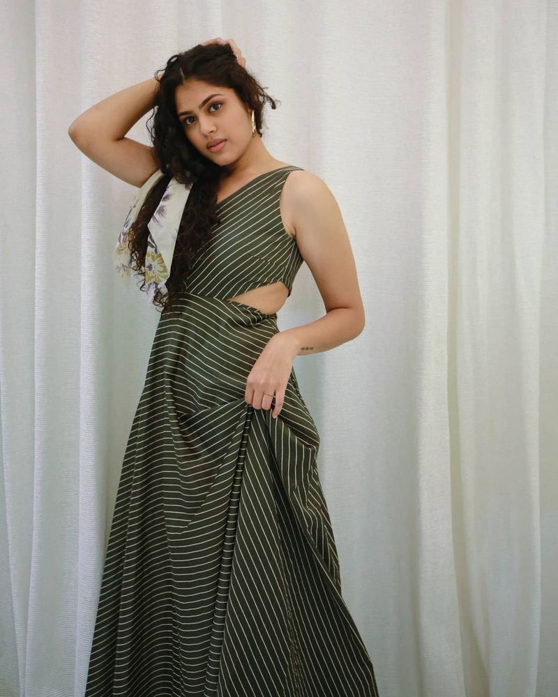 ఆకట్టుకుంటున్న ఫరియా అబ్దుల్లా గ్లామర్ ఫోటోలు.