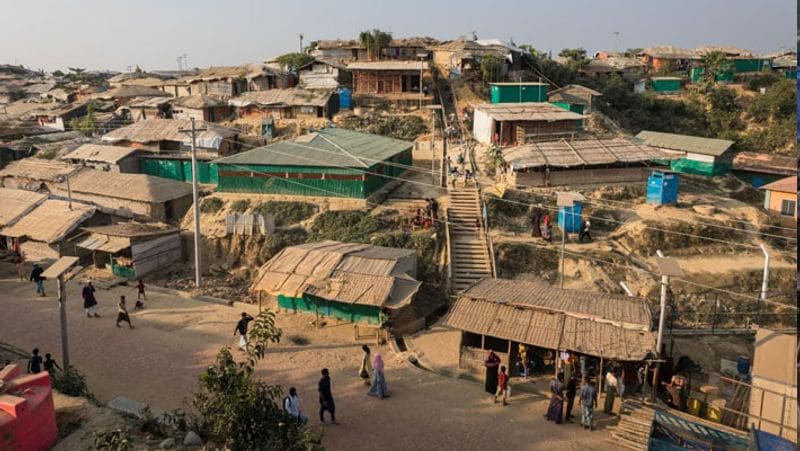 बॉर्डर मैनेजमेंट टास्क फोर्स की वर्ष, 2000 की रिपोर्ट के अनुसार, भारत में 1.5 करोड़ बांग्लादेशी घुसपैठ कर चुके हैं। हर साल 3 लाख नये घुसपैठिये भारत में आ रहे हैं। यानी भारत में 4 करोड़ से अधिक घुसपैठिये मौजूद होंगे।