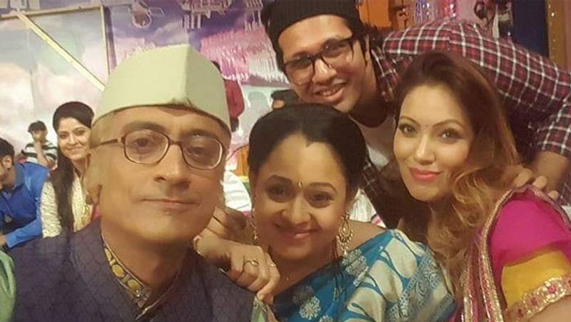 कुछ साल पहले अमित भट्ट ने अपने आप को विवादों में डाल लिया था। उन्होंने तारक मेहता शो के एक एपिसोड में हिंदी को मुंबई की भाषा बता दिया था। इसके चलते महाराष्ट्र नवनिर्माण सेना (मनसे) ने शो और अमित के खिलाफ नाराजगी दिखाई थी। विवाद को बढ़ता देख अमित भट्ट के अलावा शो के मेकर्स ने भी माफी मांगी थी।