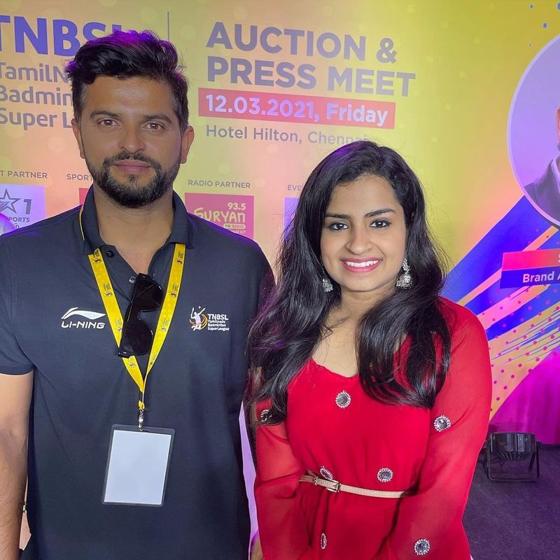 இந்த நிகழ்ச்சியின் போது, எடுக்கப்பட்ட புகைப்படத்தையும், குறிப்பாக சின்ன தல ரெய்னாவுடன் எடுத்துக்கொண்ட புகைப்படத்தையும், ஷிவாங்கி வெளியிட, புகைப்படங்களுக்கு லைக்குகள் குவிந்து வருகிறது.