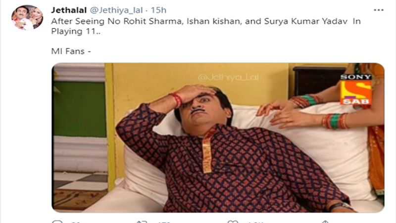 एक यूजर ने जेठा लाल की ये फोटो शेयर कर लिखा कि मुंबई इंडियंस के फैंस का हाल ऐसा हो गया, क्योंकि मैच में ना रोहित शर्मा को खिलाया, ना ईशान किशन को और ना ही सूर्य कुमार यादव को।