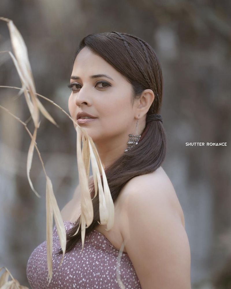 షో పక్కన పెడితే ఆమె అందాన్ని చూస్తూ ఉండిపోతారు. ఆమె పలికించే హవాభావాలు చూస్తూ ఆనందిస్తారు.