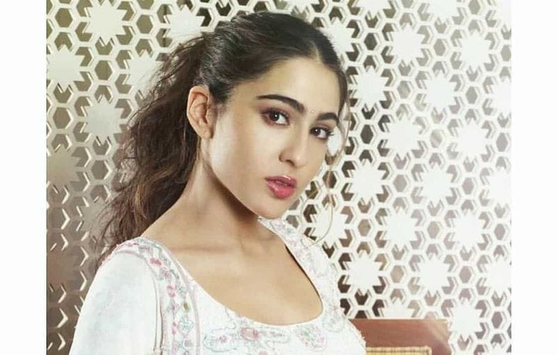 సారా అలీ ఖాన్ ఐఫా బెస్ట్ ఫిమేల్ డేబ్యు స్టార్ అవార్డును కూడా అందుకుంది. కేదార్నాథ్ చిత్రనికి ఈ అవార్డ్ లభించింది. సారా అలీ ఖాన్ నటన, నృత్యం అంటే అభిమానులకు ఎంతో ఇష్టం.