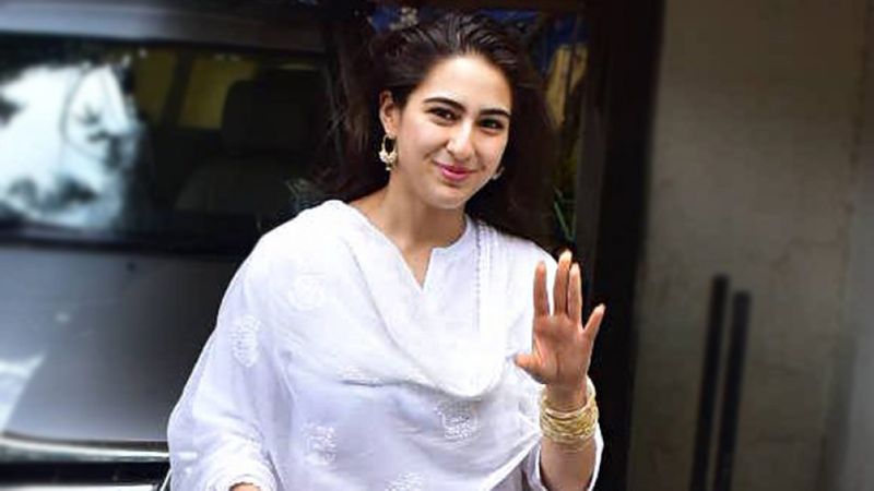 సారా అలీ ఖాన్ కార్ల కలెక్షన్ గురించి చెప్పాలంటే ఆమె వద్ద చాలా లగ్జరీ అండ్ ఖరీదైన కార్లు ఉన్నాయి. వీటిలో రేంజ్ రోవర్ ఎవోక్ (రూ .62 లక్షలు), హోండా సిఆర్వి రూ .32 లక్షలు వంటి కార్లు ఉన్నాయి.