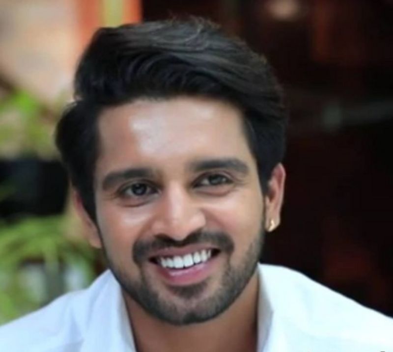 ಹರ್ಷ ಭುವಿಯ ಹಿಂದೆ ಹಿಂದೆ ಬಿದ್ದಿದ್ರೆ ಅತ್ತ ವರುಧಿನಿ ಹರ್ಷನನ್ನು ಡಿನ್ನರ್ಗೆ ಕರೆದು ಪ್ರಪೋಸ್ ಮಾಡುವ ಪ್ಲಾನ್ನಲ್ಲಿದ್ದಾಳೆ.