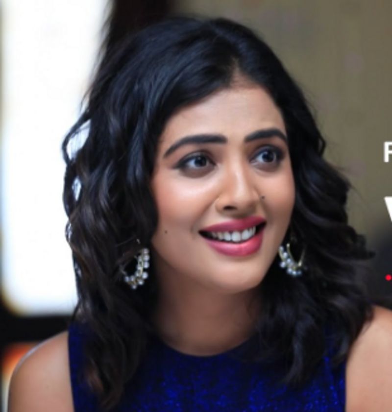 ಹಾಗೇನಾದ್ರೂ ವರುಧಿನಿ ಹರ್ಷನಿಗೆ ಐ ಲವ್ ಯು ಎಂದರೆ ಶಾಕ್ ಆಗುವ ಸರದಿ ಹರ್ಷನದ್ದಾಗುತ್ತದೆ.