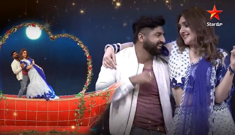 కామెడీ స్టార్ షోకి శేఖర్ మాస్టర్ జడ్జిగా వ్యవహరిస్తున్నారు. నటుడు విజయ్ కుమార్ కుమార్తె , తెలుగులో ఈశ్వర్, నిన్నే ఇష్టపడ్డాను వంటి చిత్రాలలో నటించిన శ్రీదేవిని మరో జడ్జిగా తీసుకున్నారు.