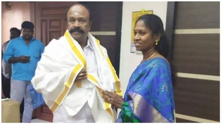 DMK candidate who beats his own mind thinking of his own party DMK candidate who beats his own mind thinking of his own party