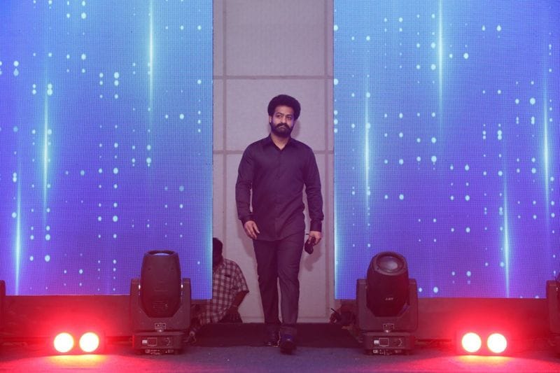 2009లో ఎన్టీఆర్ టీడీపీ తరపున విస్తృత ప్రచారం చేశారు. ఆ ఎలక్షన్స్ లో టీడీపీ గెలవనప్పటికీ... ఎన్టీఆర్ ప్రసంగాలకు మంచి పేరు వచ్చింది. ఆ తర్వాత జరిగిన పరిణామాలతో ఎన్టీఆర్ టీడీపీకి దూరం అయ్యాడు.
