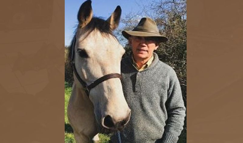 यूके के सॉमरसेट में रहने वाले 62 साल के फ्रैंक शेल्लार्ड Frank Shellard घोड़ी का दूध बेचकर करोड़पति बन गया है। उसके पास कुल 14 घोड़ियां हैं। 