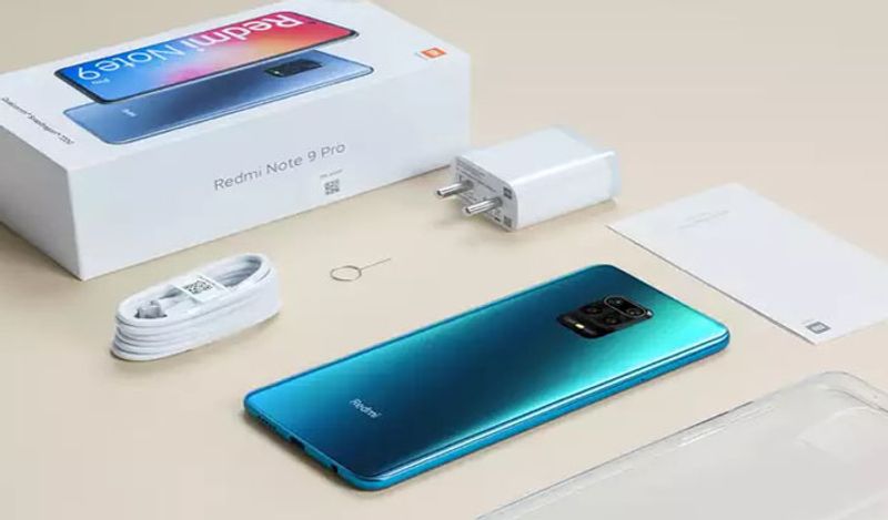मात्र 329 रुपए के Redmi 9A में आपको 6.5 इंच का एचडी प्लस डिस्प्ले मिल जाएगा। साथ ही इसका पिक्चर रेजोल्यूशन भी 1600X720 है। 2 इन 1 सिम स्लॉट के साथ आने वाले इस फोन में 4G कनेक्टिविटी है। 