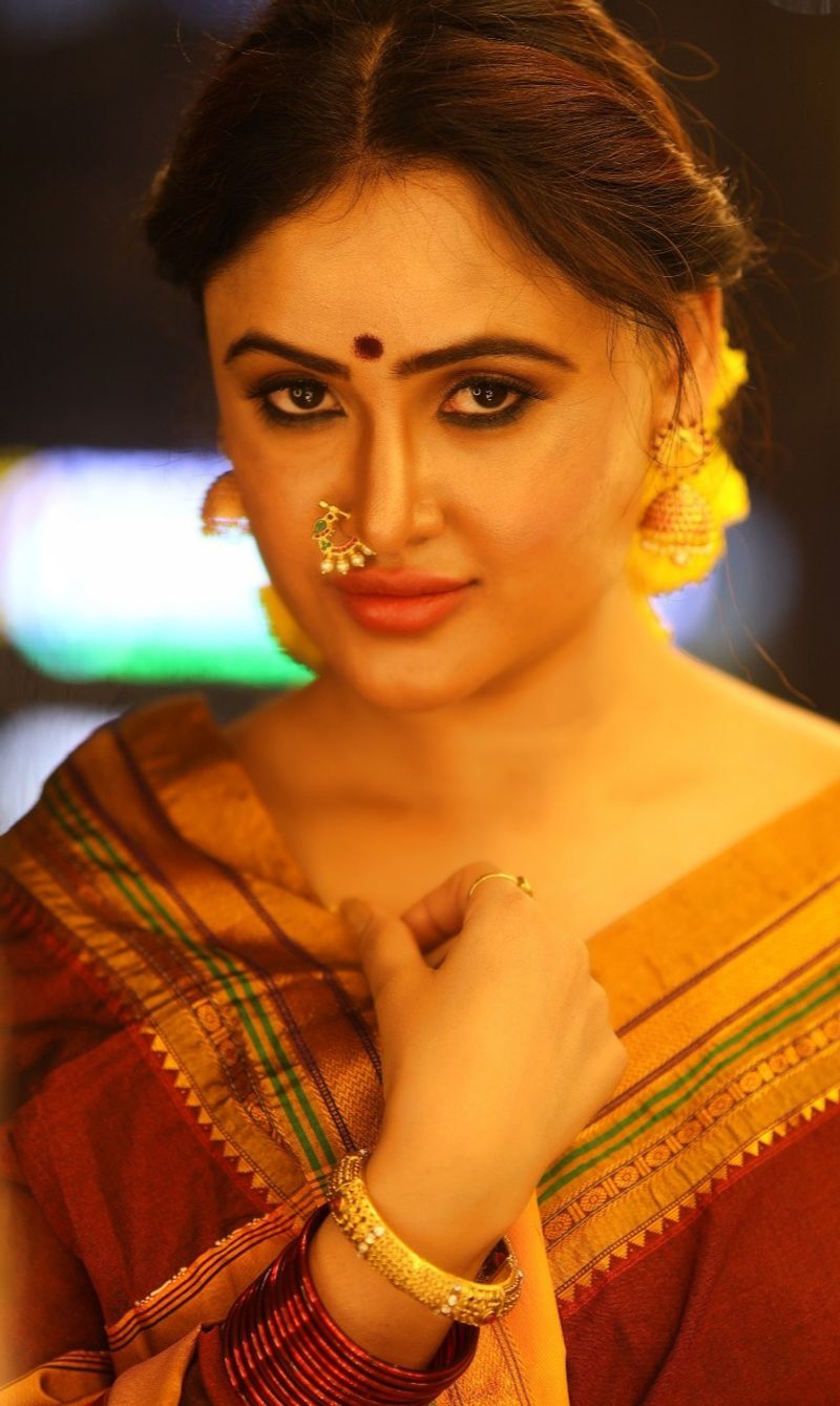 కోలీవుడ్ లో కూడా ఓ మూవీ చేస్తున్న సోనీ చరిష్టా తగినంత గుర్తింపు తెచ్చుకోలేకపోయింది. అందం, అభినయం ఉన్నా.. ఆమెకు సరైన బ్రేక్ రాలేదు.