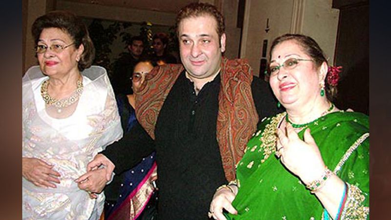 शायद कम ही लोग जानते हैं कि राजीव कपूर के अपने पिता राज कपूर के साथ संबंध अच्छे नहीं रहे। और इसकी सबसे बड़ी वजह थी फिल्म राम तेरी गंगा मैली। बेटे राजीव का करियर संवारने राज कपूर ने उन्हें लेकर फिल्म राम तेरी गंगा मैली बनाई थी। इस फिल्म में राजीव के साथ मंदाकिनी लीड रोल में थी।