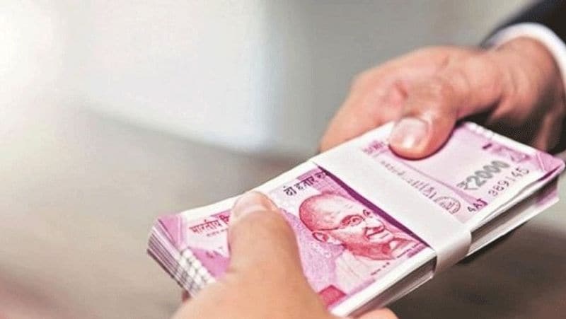पीएनबी के इस अकाउंट के तहत हाउसिंग, कार और पर्सनल लोन में सिल्वर और गोल्ड कैटेगरी के लिए 50 फीसदी छूट, वहीं प्रीमियम और प्लेटिनम कैटेगरी में 100 फीसदी छूट मिलेगी। इसके लिए न्यूनतम लगातार 3 महीने तक सैलरी क्रेडिट होना जरूरी है। (फाइल फोटो)