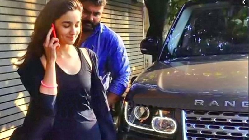 Cars: The Gully Boy star owns New Audi Q7, Audi Q5, Audi A6, BMW 7 series, Land Rover Range Rover. According to reports, Range Rover Vogue costs Rs 1.88 Crore, and the BMW 7 series is worth Rs 1.37 Crore. Like her expensive handbags, Alia knows how to travel in style.