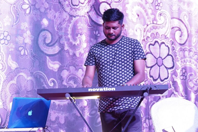 `శశి` ప్రీ రిలీజ్ ఈవెంట్ ఫోటోలు.