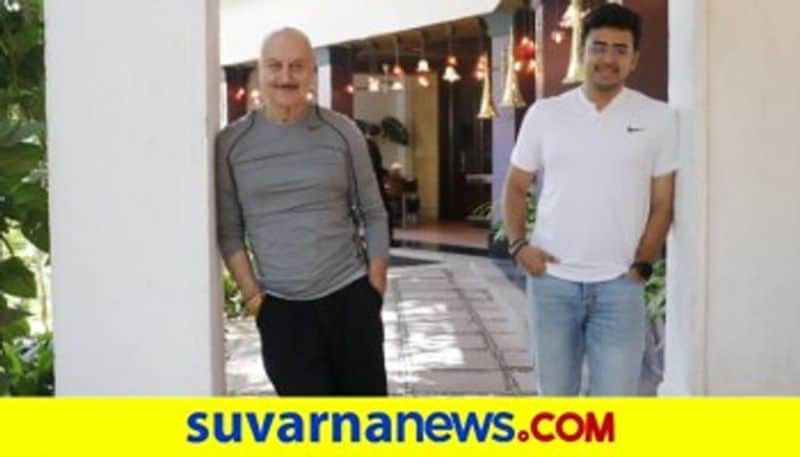 <p>ಇದೊಂದು ಅದ್ಭುತ ಮತ್ತು ಕಲಿಕಾ ಅನುಭವ, ಯುವ ನಾಯಕನ ಜತೆ ಅನೇಕ ವಿಚಾರ ಚರ್ಚೆ ಮಾಡಿದೆ ಎಂದು ಅನುಪಮ್ ಹೇಳಿದ್ದಾರೆ.</p>
