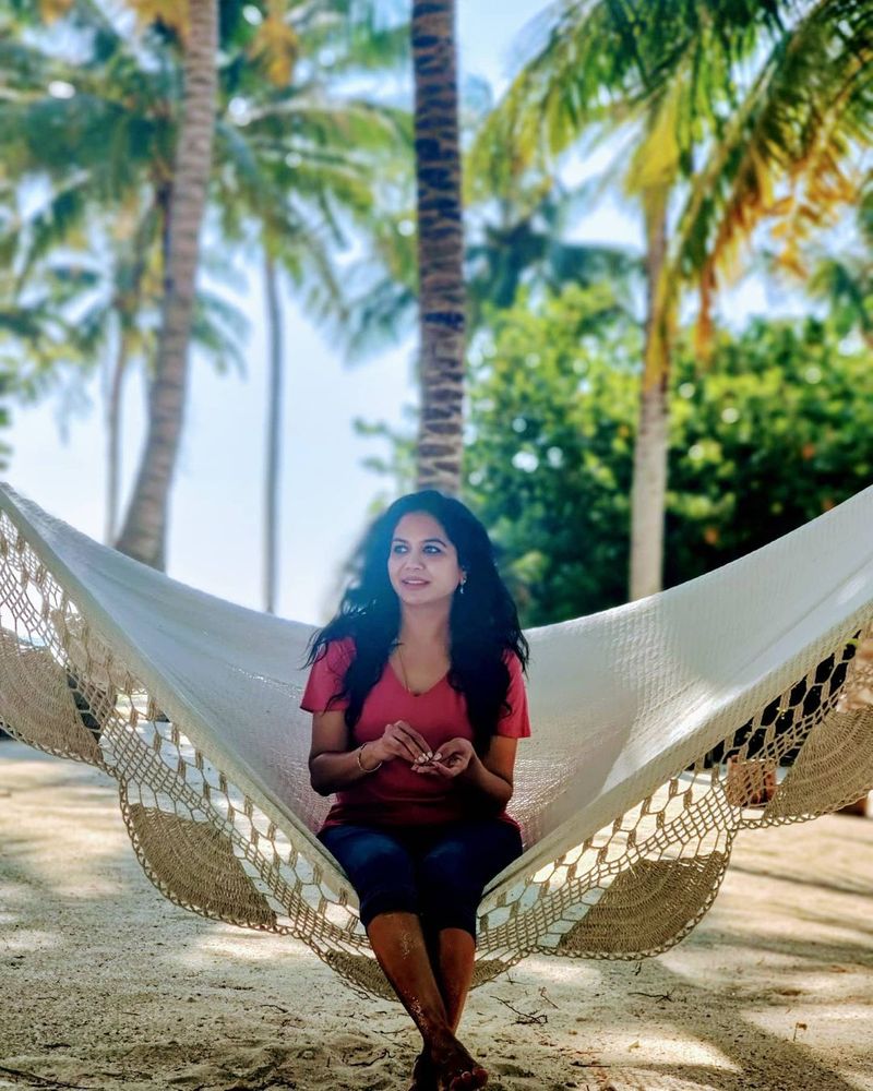 తన మాల్దీవ్స్ వెకేషన్ పిక్స్ ఇంస్టాగ్రామ్ లో పోస్ట్ చేయగా వైరల్ అవుతున్నాయి.