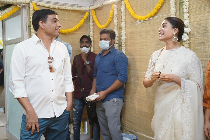 సమంతతో ముచ్చటిస్తున్న దిల్ రాజు