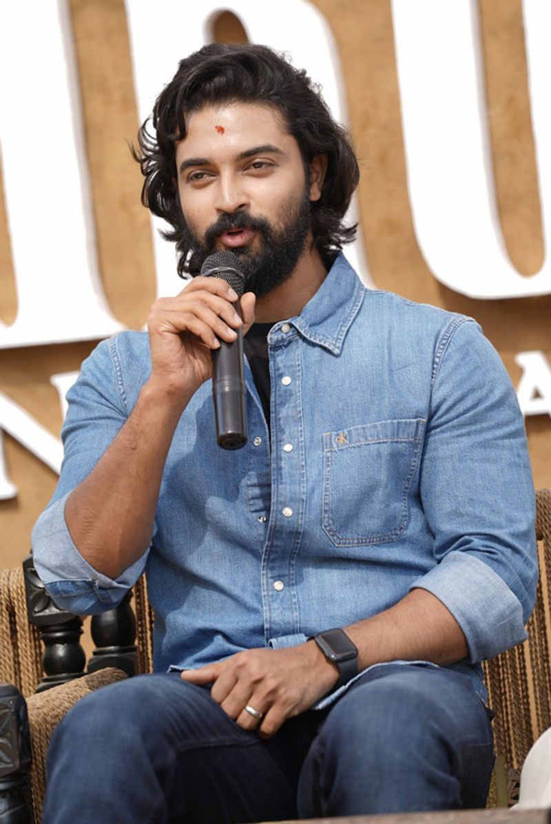 మీడియాతో మాట్లాడుతున్న హీరో మోహన్ దేవ్