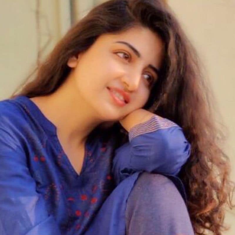 పరోక్షంగా పవన్ కళ్యాణ్ ని విమర్శిస్తూ ఆమె వేసే ట్వీట్స్, సోషల్ మీడియా పోస్ట్స్ అనేక వివాదాలకు కారణం అయ్యాయి. తాజాగా ఎన్టీఆర్ ఫ్యాన్స్ మెచ్చుకునేలా... టీడీపీ వర్గాలు నొచ్చుకొనేలా ఓ ట్వీట్ చేశారు.
