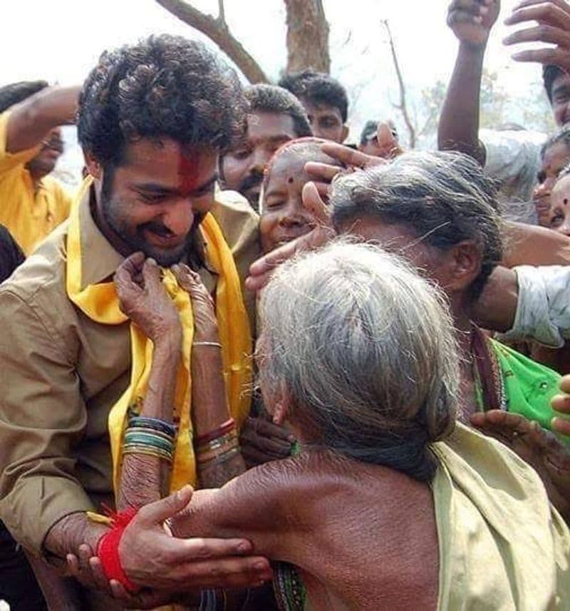 ఈ నేపథ్యంలో ఎన్టీఆర్ మాత్రమే టీడీపీని కాపాడగలడు అని అర్థం వచ్చేలా పూనమ్ కౌర్ ట్వీట్ చేయడం వివాదాస్పదంగా మారింది. పూనమ్ కౌర్ ట్వీట్ క్రింద ఎన్టీఆర్ ఫ్యాన్స్ కామెంట్స్ చూసినా... ఆమె ఉద్దేశం ఏమిటో అర్థం అవుతుంది.