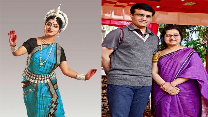 डोना गांगुली- डांसर
बीसीसीआई अध्यक्ष और पूर्व कप्तान सौरव गांगुल की वाइफ डोना गांगुली एक बंगाली ओडिसी डांसर हैं। उन्होंने केलुचरण महापात्र से नृत्य की शिक्षा ली थी। उनके पास एक नृत्य मंडली दीक्षा मंजरी है।