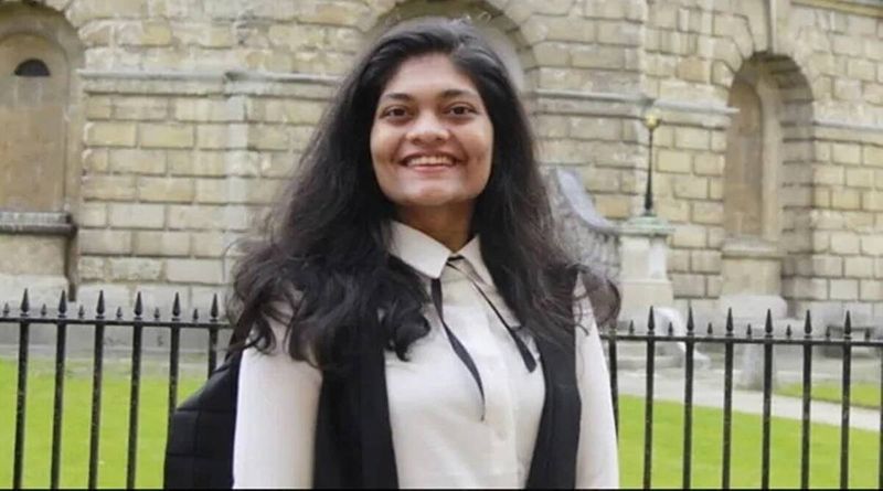 दरअसल, हाल ही में रश्मि सामंत ने ऑक्सफर्ड यूनिवर्सिटी स्टूडेंट यूनियन की पहली भारतीय महिला अध्यक्ष बनकर इतिहास रचा था। लेकिन सोशल मीडिया पर उनकी पुरानी टिप्पणी के लिए उनसे इस्तीफा ले लिया गया था। इस घटना को रश्मि ने रेशियल प्रोफाइलिंग का मुद्दा बताया था। साथ ही उन्होंने ऑक्सफोर्ड प्रशासन पर गंभीर आरोप लगाए थे। 