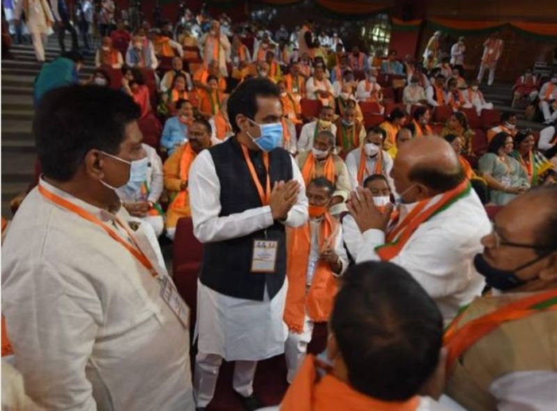 23 मार्च को 1,918 मंडल जो भाजपा ने बनाए हैं, वहां महिलाओं के साथ कार्यक्रम होंगे। 24 मार्च को रेहड़ी, खोमचे वाले लोगो के बीच कार्यक्रम होंगे। उन्हें जो लोन दिया गया है उसके बारे में बताया जाएगा। 25 और 26 मार्च को सभी बूथों पर सम्पर्क अभियान किया जाएगा, जिसका लक्ष्य निर्धारित किया गया है।