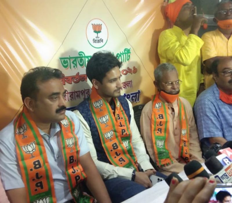 সকলকে একসঙ্গে নিয়ে কাজ করার বার্তা দেন যশ দাসগুপ্ত। এলাকায় দলের সিনিয়রদের পরামর্শ শুনে তিনি কাজ করবেন বলেও জানান যশ।