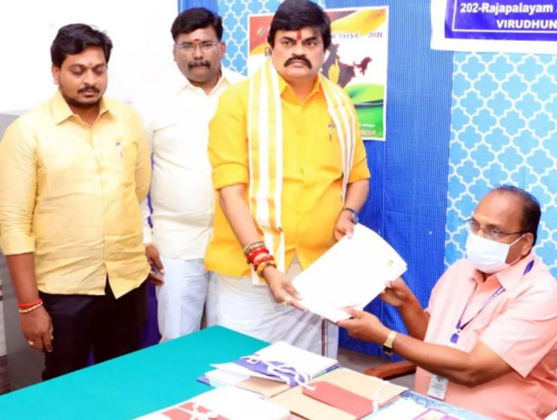 ராஜபாளையத்தில் அமைச்சர் ராஜேந்திரபாலாஜி வேட்புமனு தாக்கல் செய்தார். 