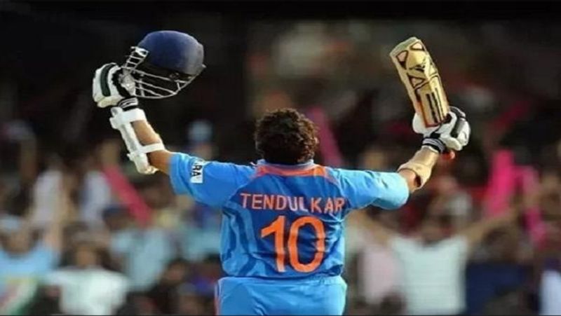 <p>শততম সেঞ্চুরির ৯ বছর পর নস্টালজিয়ায় ভাসছেন সচিন তেন্ডুলকর। ২২ গজকে বিদায় জানালেও, ক্রিকেট যে তার রক্তে সেকথা আমাদের সকলেরই জানা। তাই এই বিশেষ দিনে এশিয়ানেট নিউজ বাংলার পক্ষ থেকেও মাস্টার ব্লাস্টারকে শুভেচ্ছা।</p>