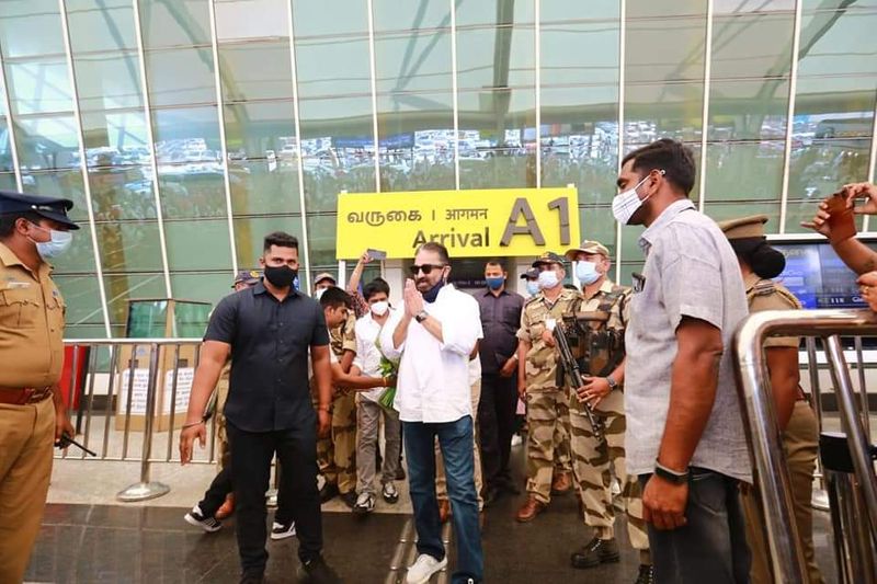 பின்னர் கோவை மாநகராட்சி மத்திய மண்டல அலுவலகத்தில் வேட்பு மனு தாக்கல் செய்தார். 