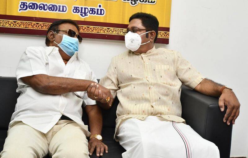 TTV Dhinakaran who is disturb his aunt .. Sasi's  support is for Ammk party only- TTV Dinakaran.