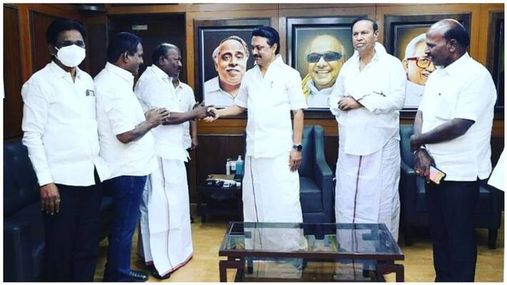 Dhanasekaran paid Rs 20 crore? Vikramarajah's son who finished business ... Will Ravi retire ..? Dhanasekaran paid Rs 20 crore? Vikramarajah's son who finished business ... Will Ravi retire ..?