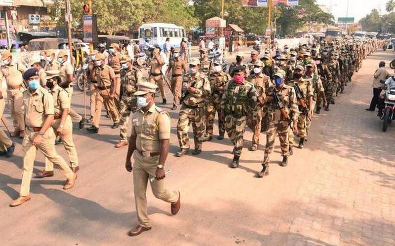 Security arrangements for people to vote without fear .. Police, paramilitary flag parade in Chennai.